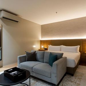 Premier Deluxe King Room